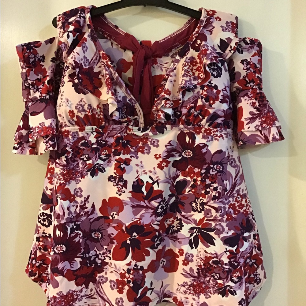 Ana two pieces swim suit set.
